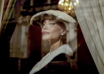 Angelina Jolie schittert in Oscar-favoriet ‘Maria’ op Netflix