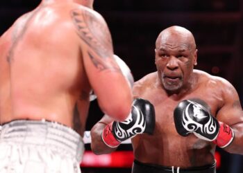 Bokswedstrijd van het jaar verpest door Netflix-storing