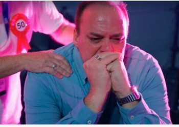 Frans Bauer ontroerd in kerst met de Bauers