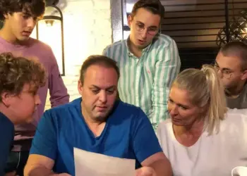 Frans Bauer en gezin doneren aan kinderen in nood