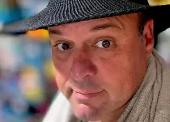 ZIEN: Frans Bauer verrast met nieuwe coupe, ‘I did it again’