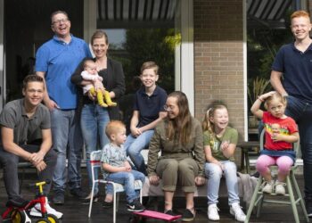 Een huis vol emigreert keert terug: nieuwe gezichten en vertrouwde avonturen