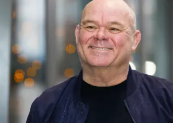 Paul de Leeuw kritisch op Vandaag Inside: ‘Ik voelde me niet thuis aan tafel’