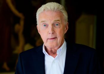 André van Duin zegt voorlopig nee tegen grote stap in zijn liefdesleven