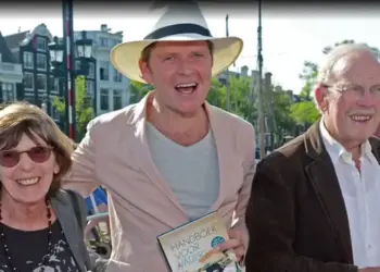 Beau van Erven Dorens deelt hartverwarmend verhaal over zijn ouders en hechte familie