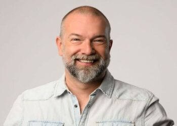 Stem van Winter Vol Liefde deelt emotioneel verhaal over zijn liefdesleven