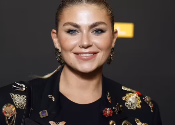 Roxeanne Hazes keert terug op tv met spraakmakende zangshow