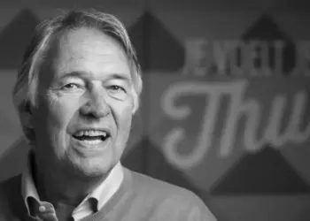 Groot verdriet: Ron Brandsteder onverwacht overleden op 74-jarige leeftijd