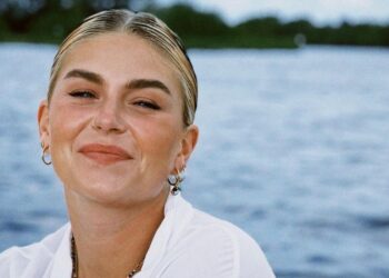 Roxeanne Hazes reageert op verrassende familieclaim: ‘Het is al ingewikkeld genoeg’