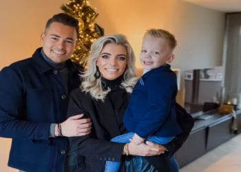 Roy uit Over Mijn Lijk deelt hartverscheurend moment met zijn zoontje