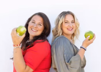 Een huis vol-Jennie Jelies leeft tussen twee werelden: “Iedereen vraagt of ik het zwaar vind”