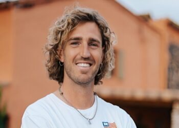 Mike uit ‘B&B Vol Liefde’ heeft een onverwachte rol in Senna’s nieuwe leven in ‘Daar Gaan Ze Weer’!