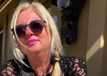 Mama Monique reageert op geruchten: ‘Het klopt, maar er is meer aan de hand’