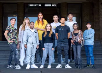 Tranen bij Dream School zorgen voor golf van herkenning: ‘Zoveel pijn en trauma bij Alonso’