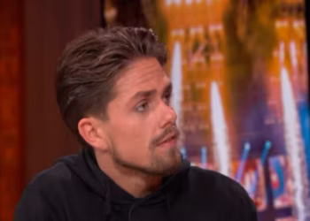 Emotionele André Hazes openhartig in De Klassenavond: ‘Toen wist ik dat papa dood was’