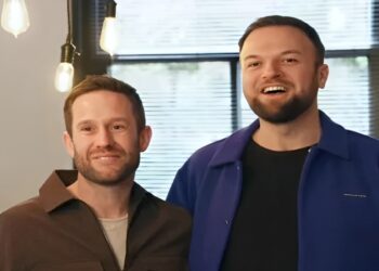 Emotionele zoektocht in Kopen Zonder Kijken: Dennis en Ries twijfelen tussen liefde en werk