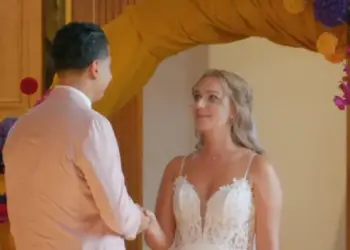 Intiem moment bezegelt beginnende liefde tussen Svea en Joey in Married at First Sight