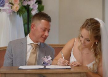 Kijkers woedend op Eva in Married at First Sight: “Zo ga je niet met iemand om”