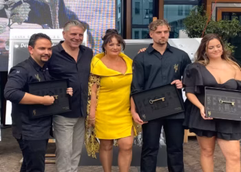 Familie Jonnie Boer spreekt over immens verlies: “Ik heb 35 jaar niet zonder hem geslapen”