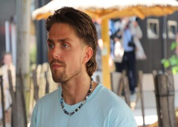 Heftige kritiek op Hazes: ‘Denk aan je kind, niet aan jezelf’