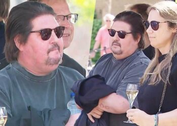 Martijn Krabbé geeft openhartige reactie op foto’s bij afscheid Jonnie Boer