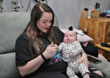 Mathilde uit Urk! spreekt openhartig over pasgeboren dochter Gerda en haar zware herstel