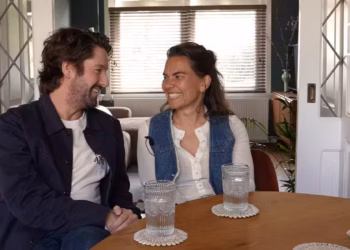 Kijkers vol lof over ongekend positief stel in Kopen zonder Kijken