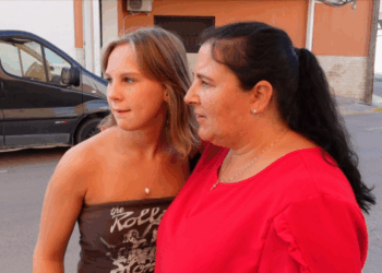 Aida Jelies confronteert moeder Janneke in openhartig gesprek over uiterlijk en onzekerheid