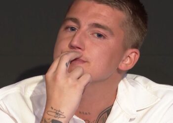 Verdrietige Mart Hoogkamer stopt met beloning van €5000 voor zijn hond Ciro