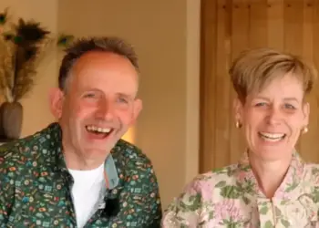 Liefde overwint alles: Jan en Dorien geven elkaar het jawoord op bijzondere wijze