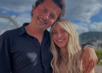 Moeder Mo onthult wat er écht speelt tussen Mike en Denise