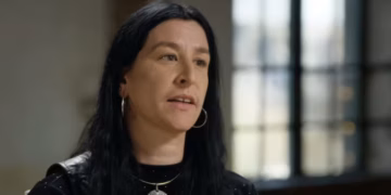 Aangrijpende onthulling in De Kist: Raven van Dorst openhartig over strijd en eindelijk gevonden acceptatie