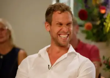 De reis van Dick en Moniek kreeg na B&B Vol Liefde een onverwachte wending