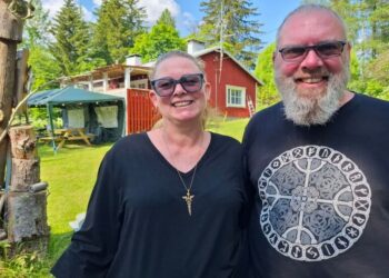 Een jaar later: Het Roer Om-stel is radeloos nu droom volledig uiteenvalt