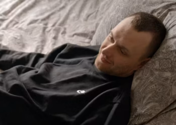 Heftige aflevering Rutger en de uitkeringstrekkers: tranen en bewondering om Tomek en Maria