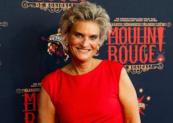 De pijn achter de glimlach van Schiphol Airport’s Josée: ‘Ik had een coach nodig om dit te verwerken’