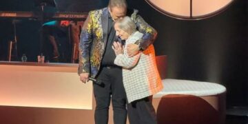 Frans Bauer neemt emotioneel afscheid van dierbaar verleden