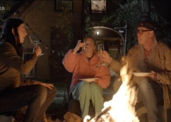 Jelka van Houten laat masker vallen in Boerderij van Dorst en vertelt over diepe jeugdtrauma’s