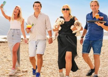 Mike schaamt zich voor gedrag van moeder Monique in De Hanslers