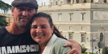 Janneke Jelies spreekt openhartig over haar zorgen als moeder in Spanje