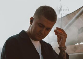 Woedende Mart Hoogkamer meldt zich bij politie: genoeg is genoeg