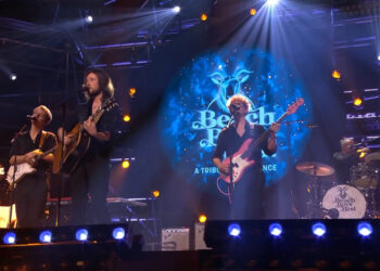 The Tribute: Battle of the Bands – Publiek tikt jury hard op vingers na optreden Beach Boys’ Best