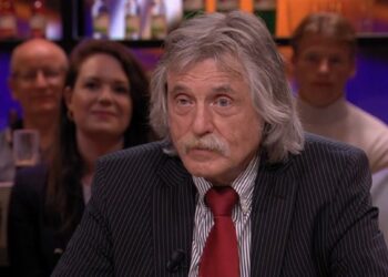 “Het is geen feest”: Johan Derksen doorbreekt taboe met rauw en emotioneel verhaal