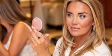 Onschuldige kerstpost van Monique Westenberg leidt tot harde reacties