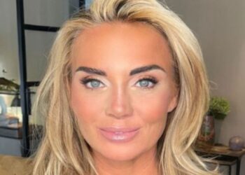 Eerbetoon eindigt in afkeuring doordat Monique Westenberg afstand neemt van Brigitte Bardot