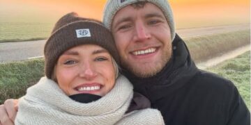 Suzan en Freek delen nieuwe foto’s met zoontje Sef: ’Liefs vanuit de babybubbel’