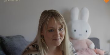 In Vier Handen Op Eén Buik raakt 38 weken zwangere dochter dakloos door besluit van haar moeder