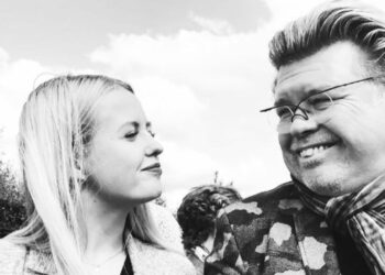 “De grond zakte onder mijn voeten”: dochter René Karst over het verlies van haar vader