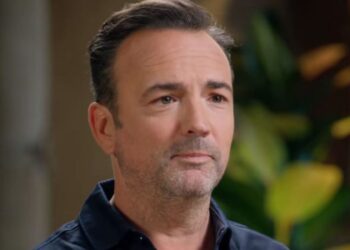 Heftig moment in De Kist: Gerard Ekdom vertelt over het laatste afscheid van zijn moeder