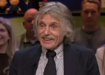 Kijkers in shock na plotselinge actie van Johan Derksen bij Vandaag Inside